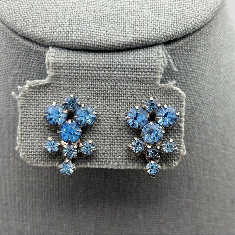 Vintage Blue Sparkle Rhinestone Screw Back Earrings Silver Tone